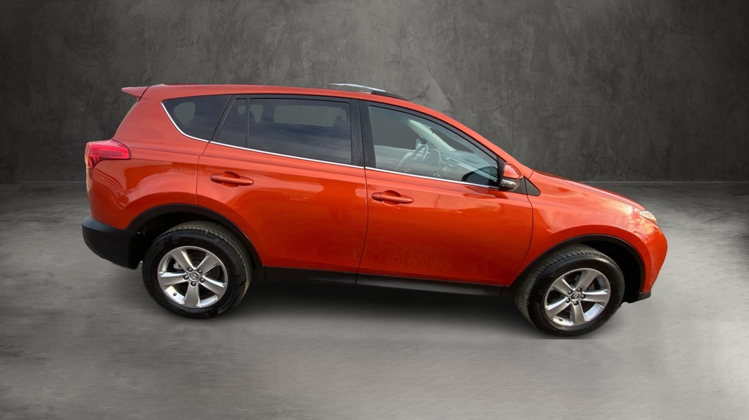 Toyota RAV4 XLE FWD 2015