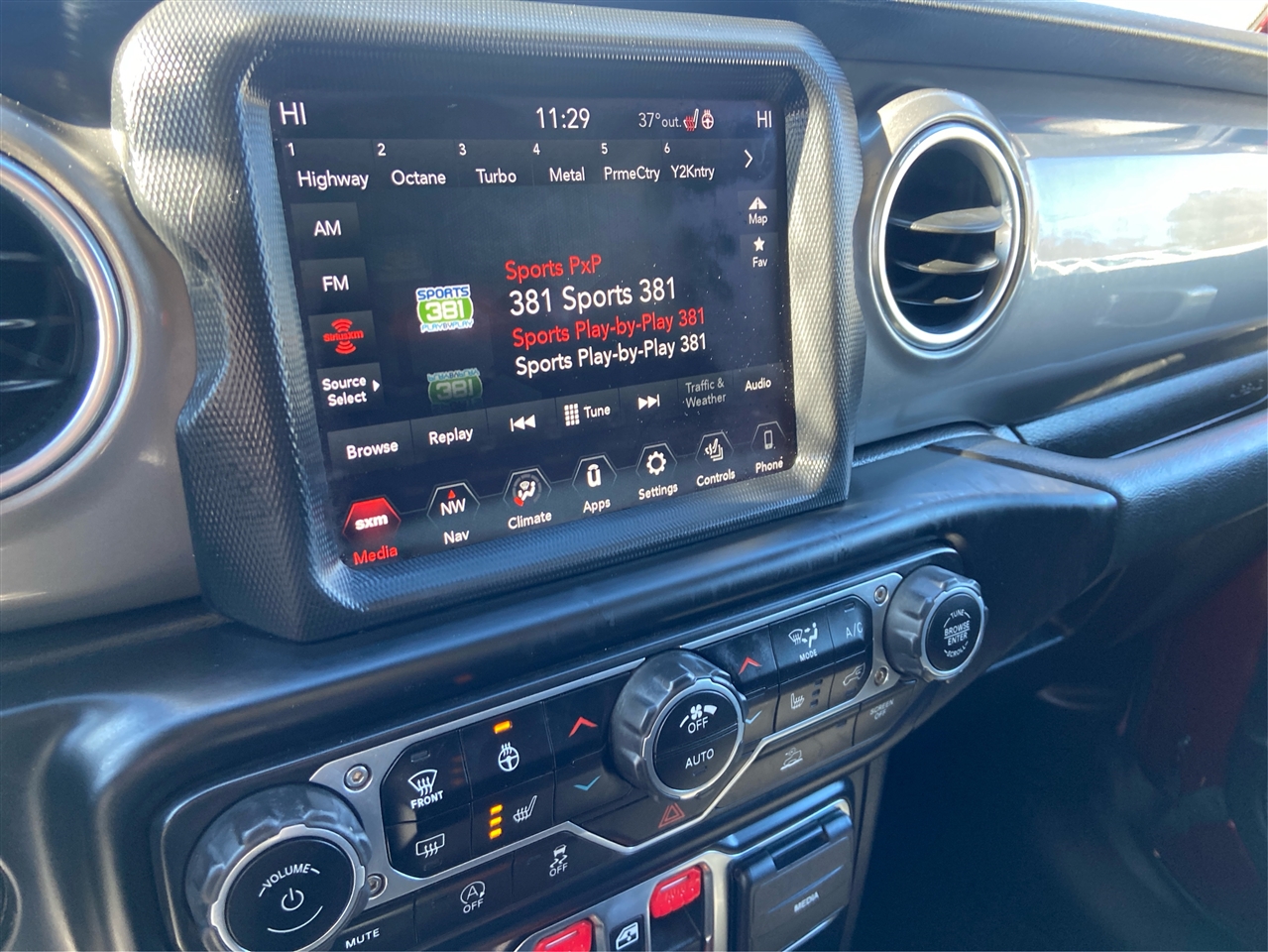 Jeep Wrangler Unlimited Sahara 2021