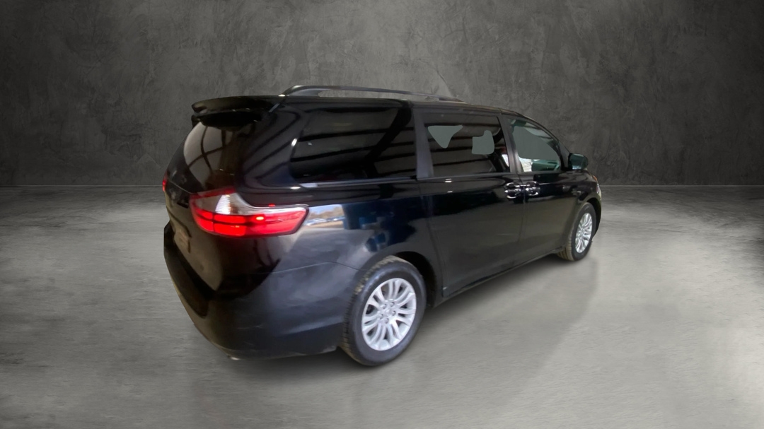 Toyota Sienna Limited Premium 7-Passenger 2017