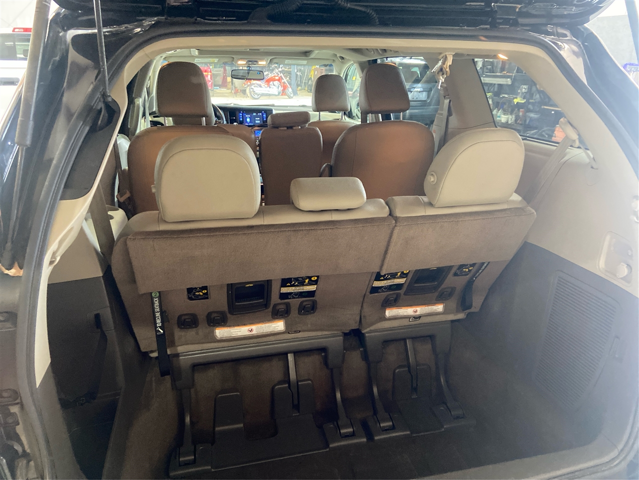 Toyota Sienna Limited Premium 7-Passenger 2017