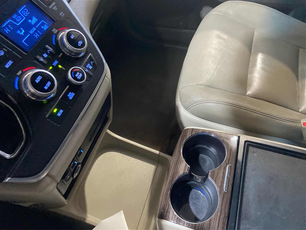 Toyota Sienna Limited Premium 7-Passenger 2017