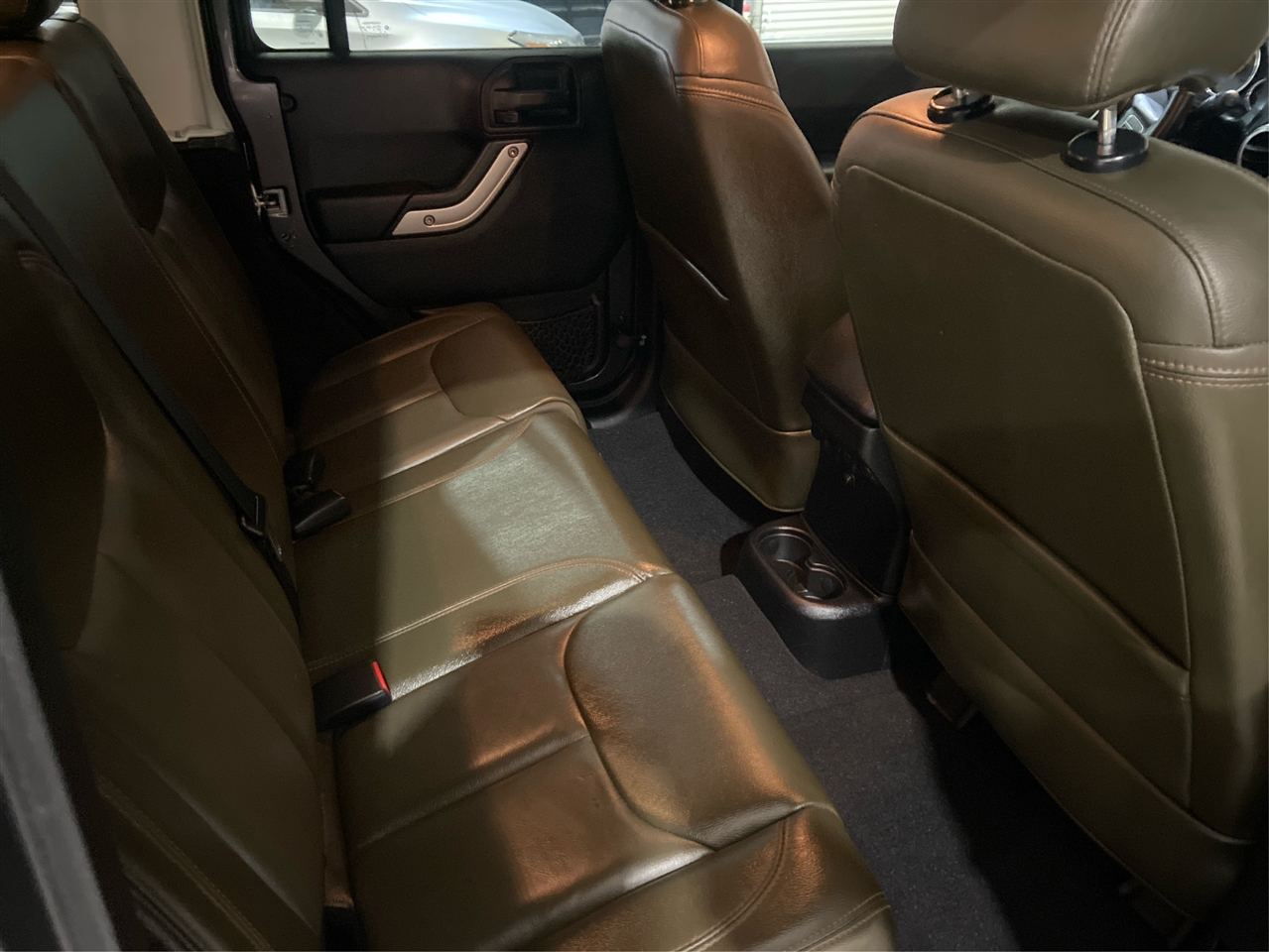 Jeep Wrangler Unlimited Sahara 4WD 2014