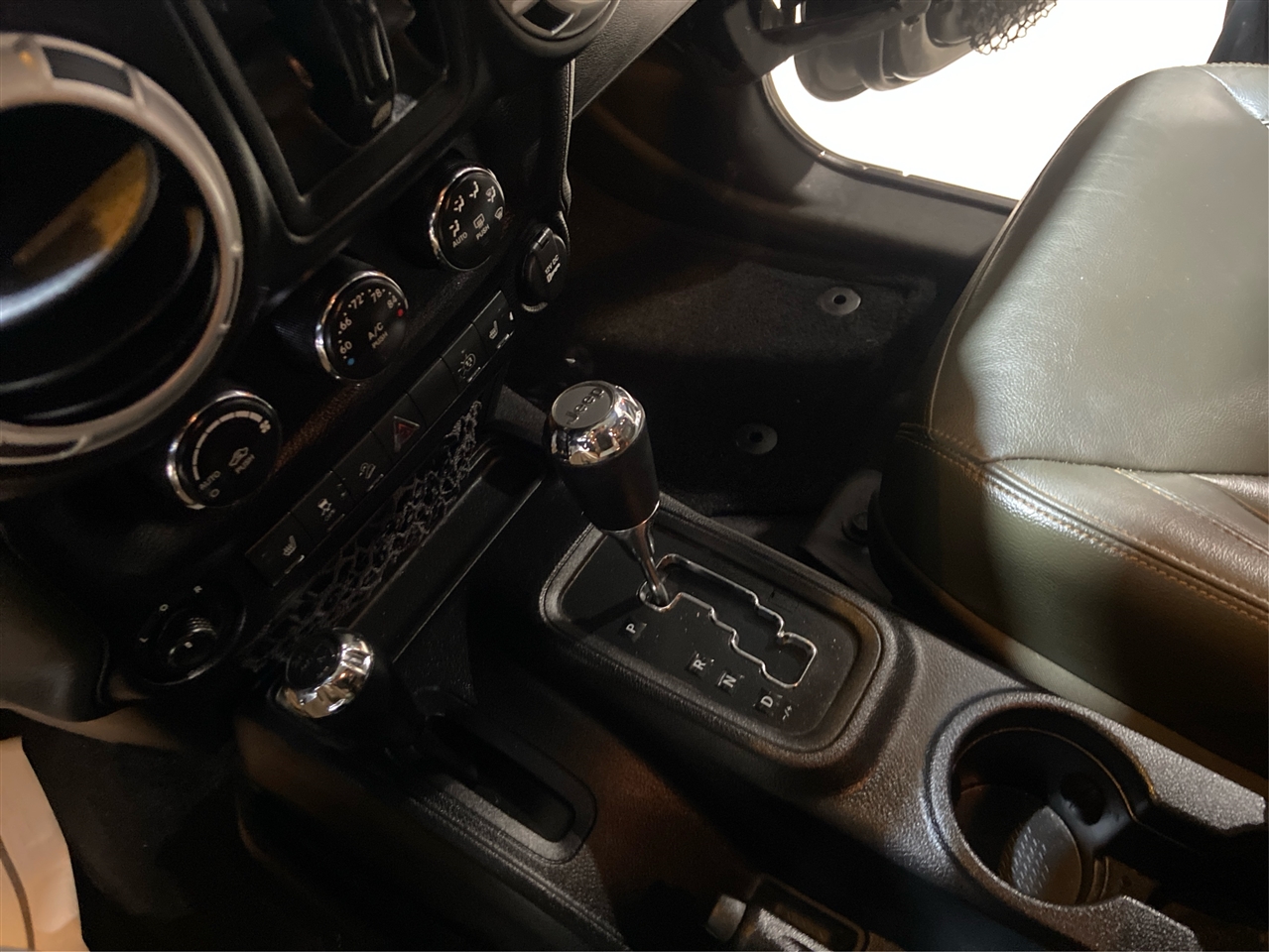 Jeep Wrangler Unlimited Sahara 4WD 2014