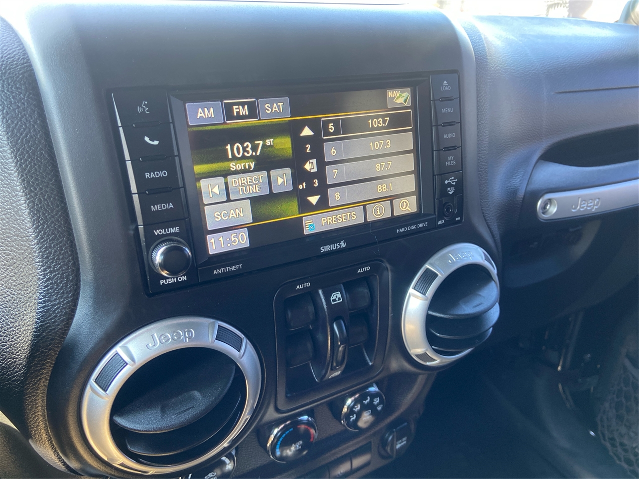 Jeep Wrangler Unlimited Sahara 4WD 2014