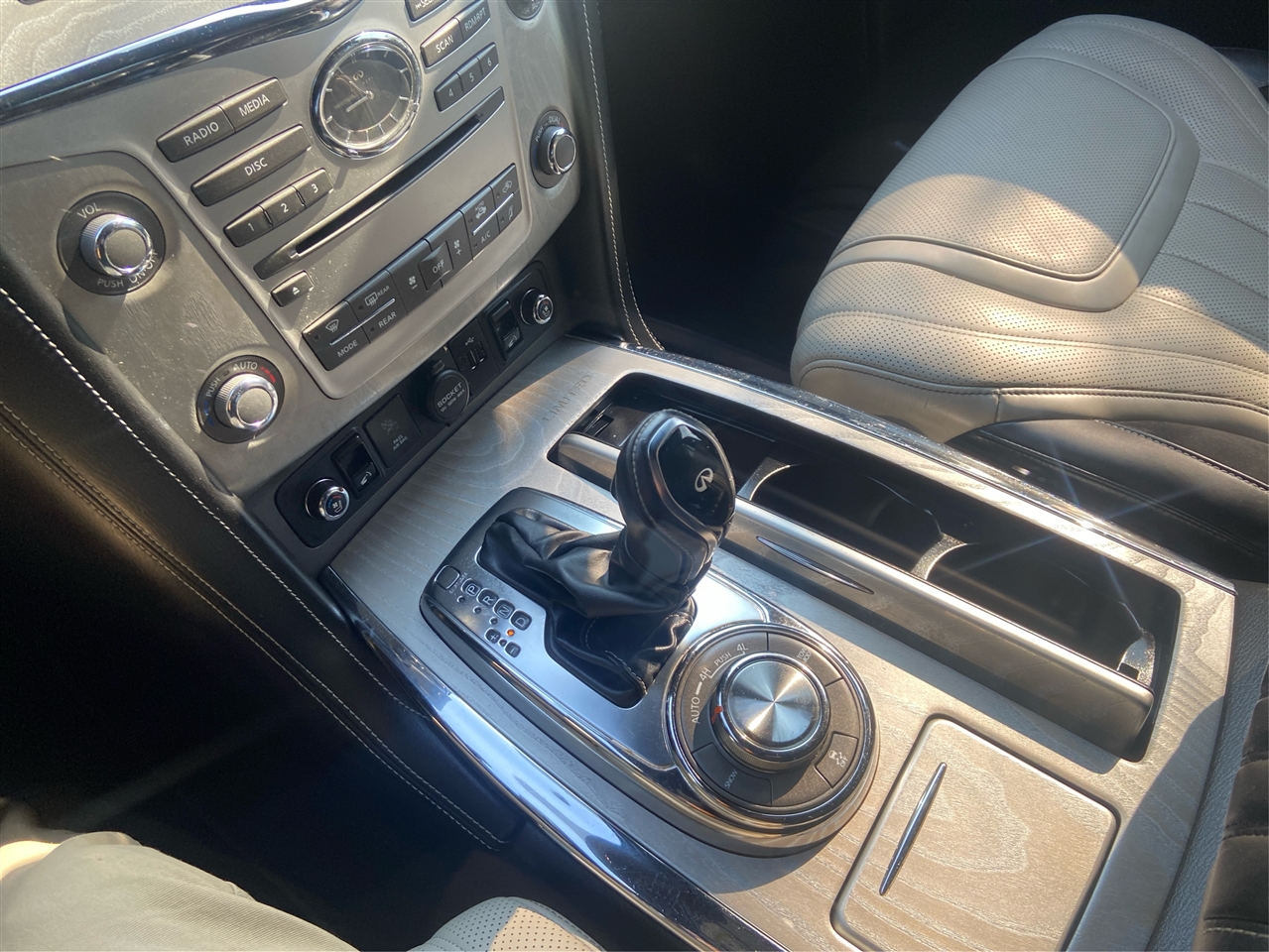 Infiniti QX80 Limited 4WD 2019