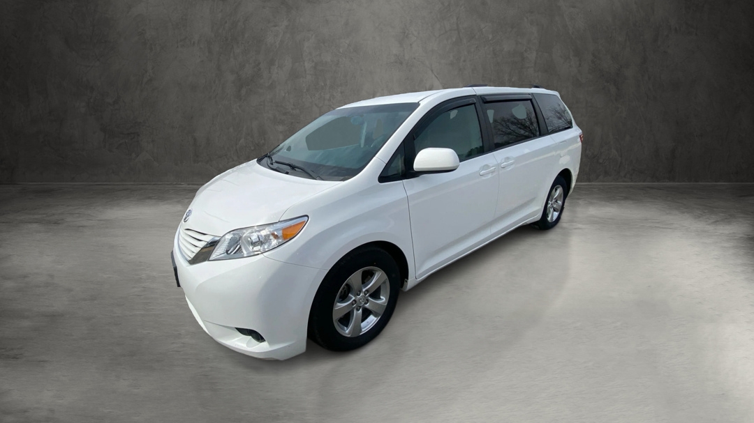 Toyota Sienna LE 8-Passenger 2017