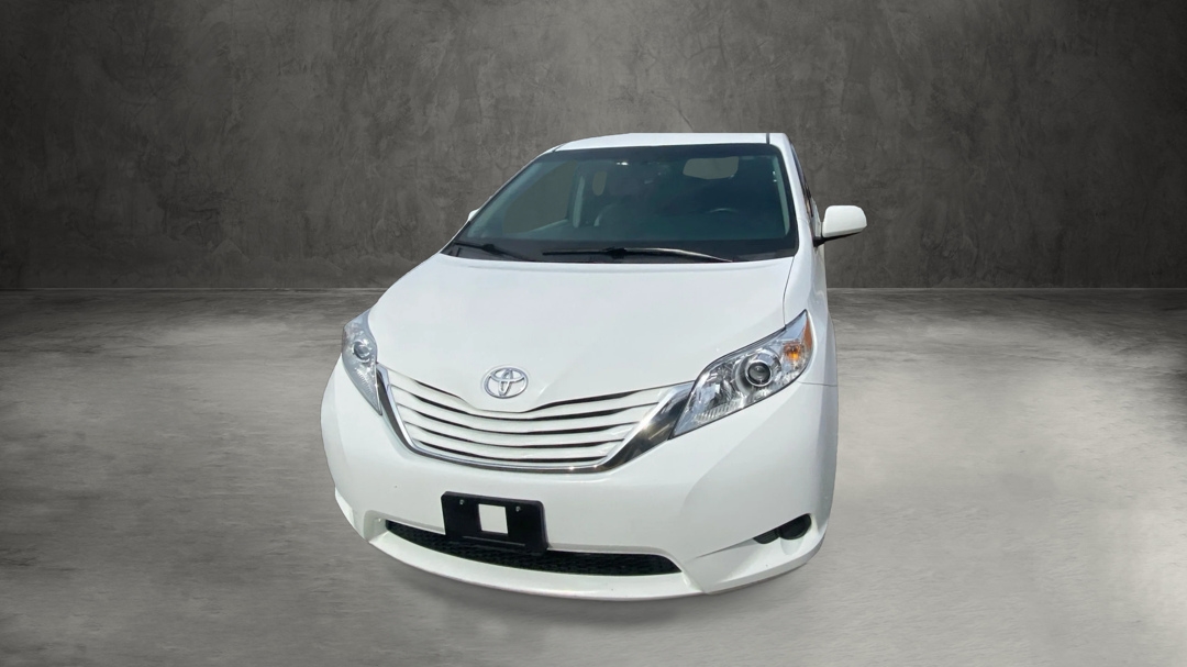 Toyota Sienna LE 8-Passenger 2017