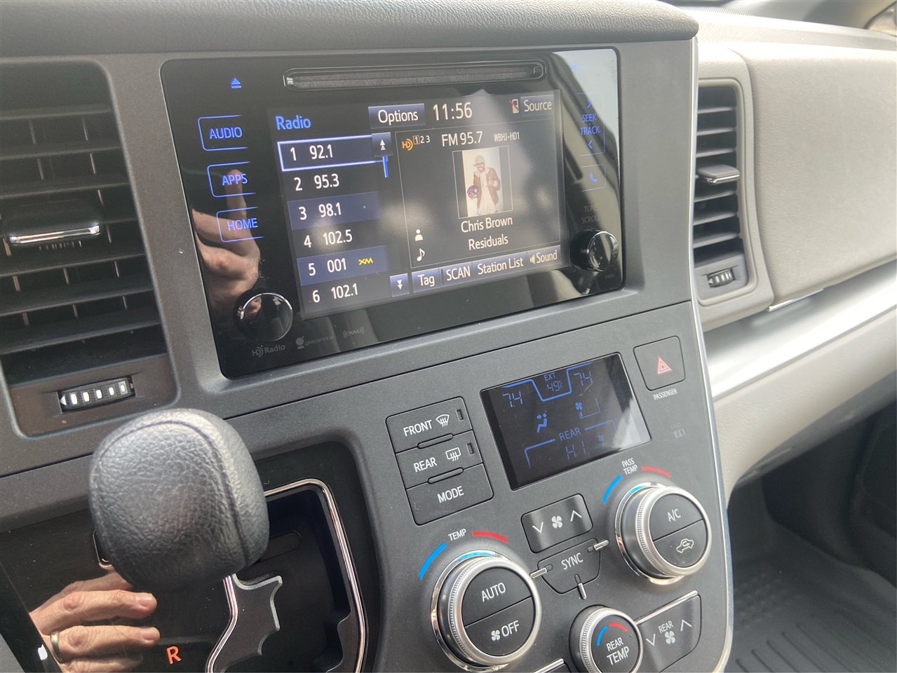 Toyota Sienna LE 8-Passenger 2017