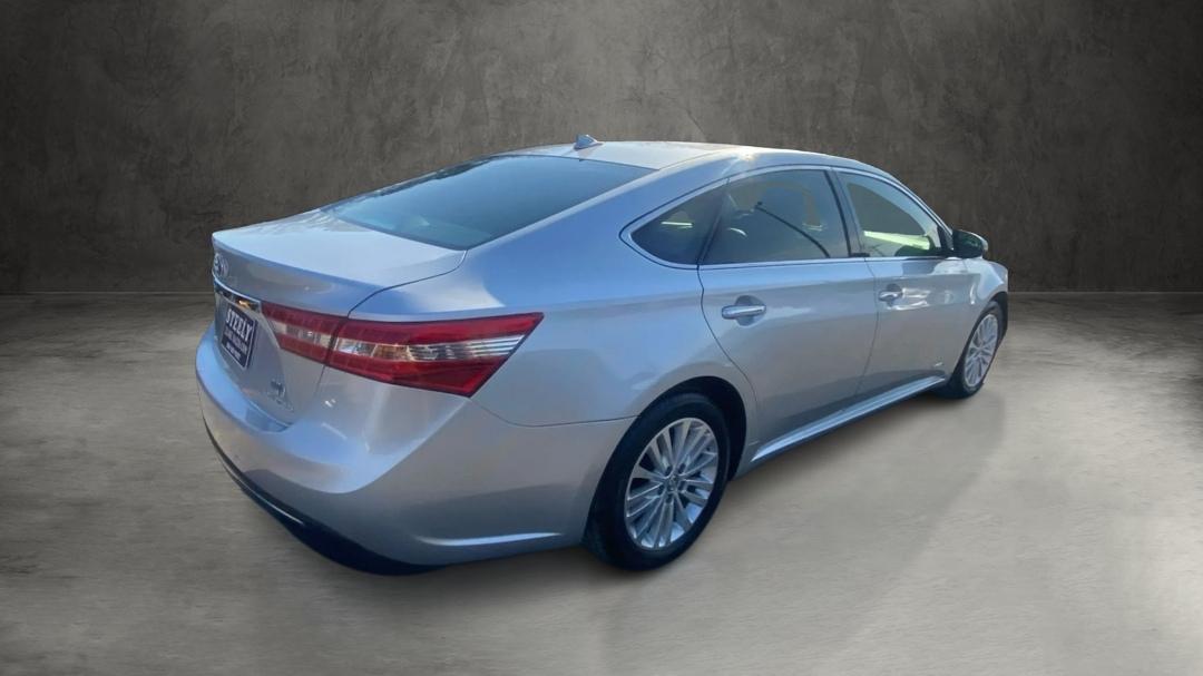Toyota Avalon Hybrid XLE Premium 2013