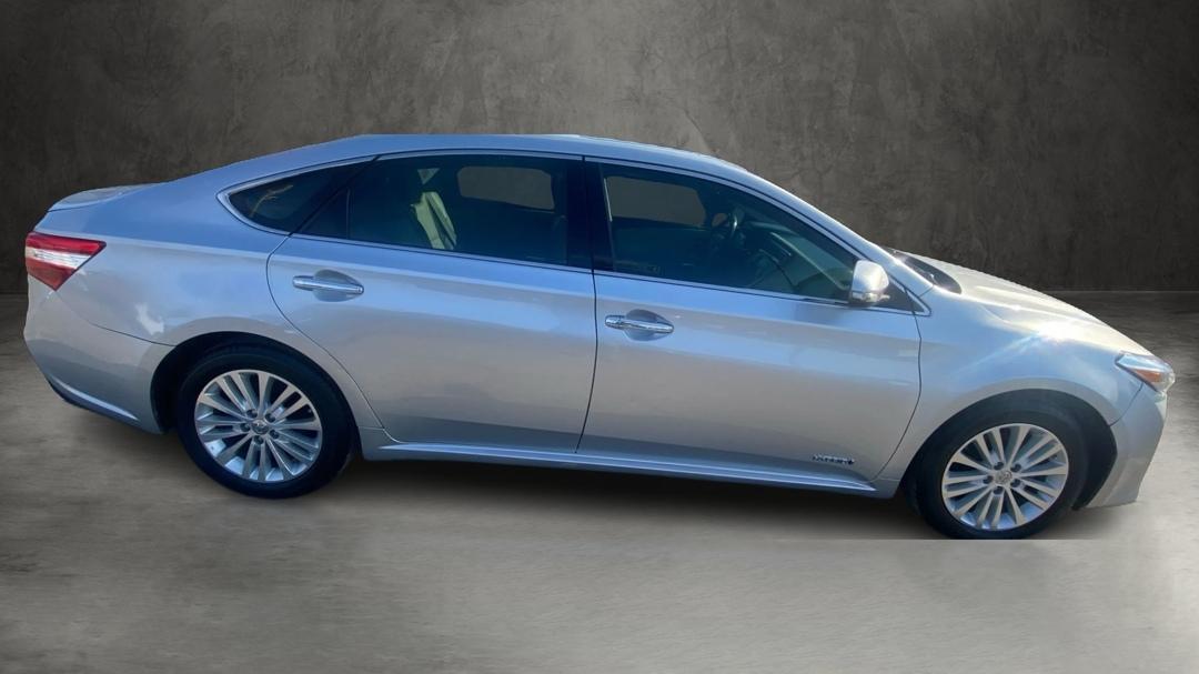 Toyota Avalon Hybrid XLE Premium 2013