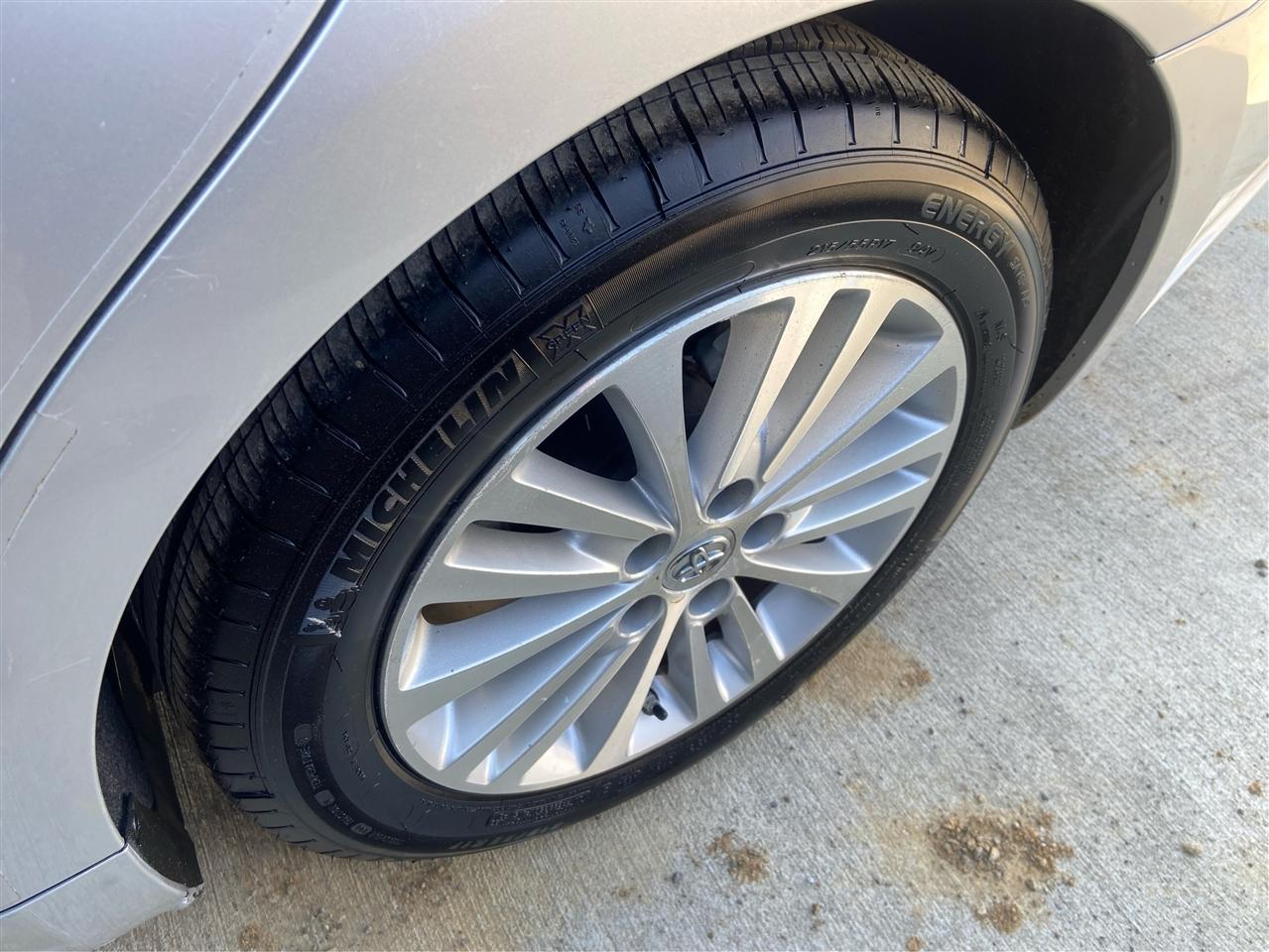 Toyota Avalon Hybrid XLE Premium 2013