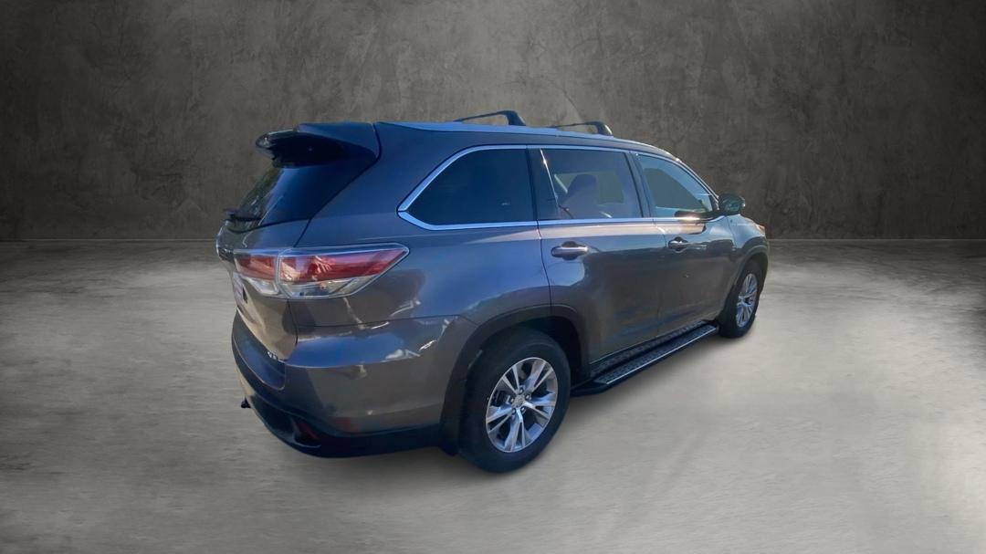 Toyota Highlander XLE AWD V6 2015