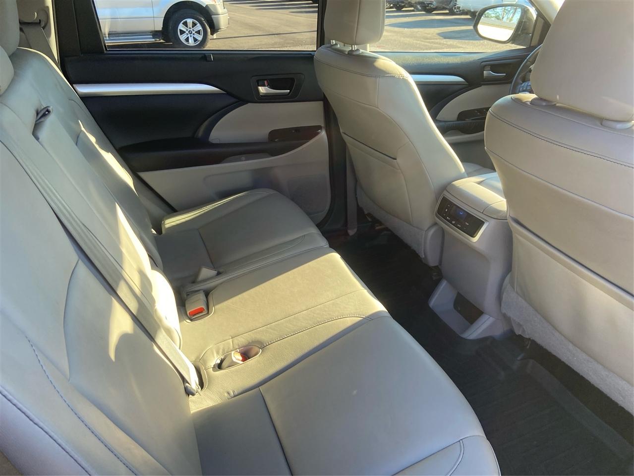 Toyota Highlander XLE AWD V6 2015