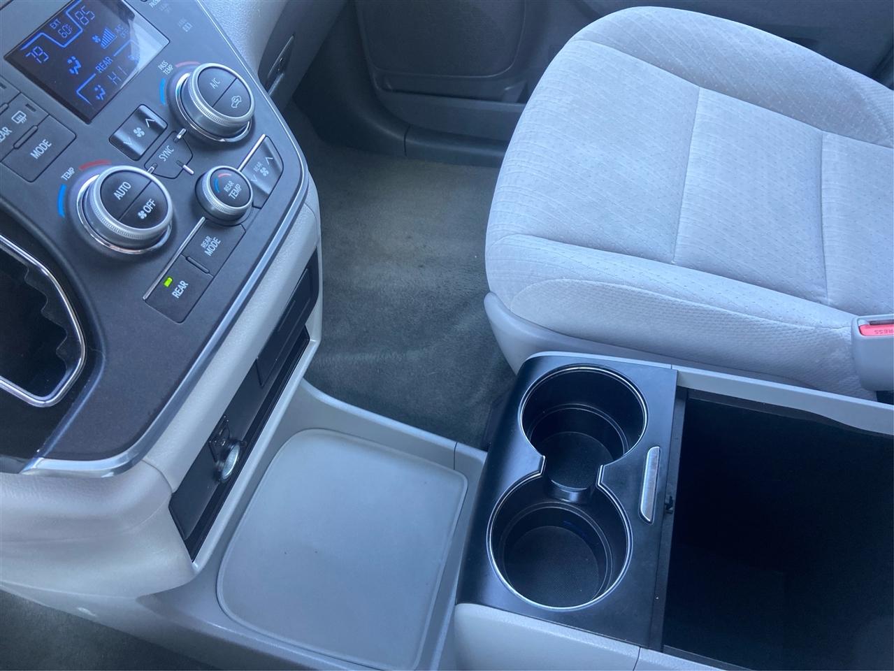 Toyota Sienna LE FWD 8-Passenger V6 2015