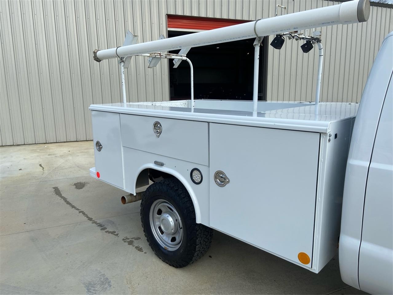 Ford F-350 SD XL SuperCab Long Bed 4WD DRW 2016