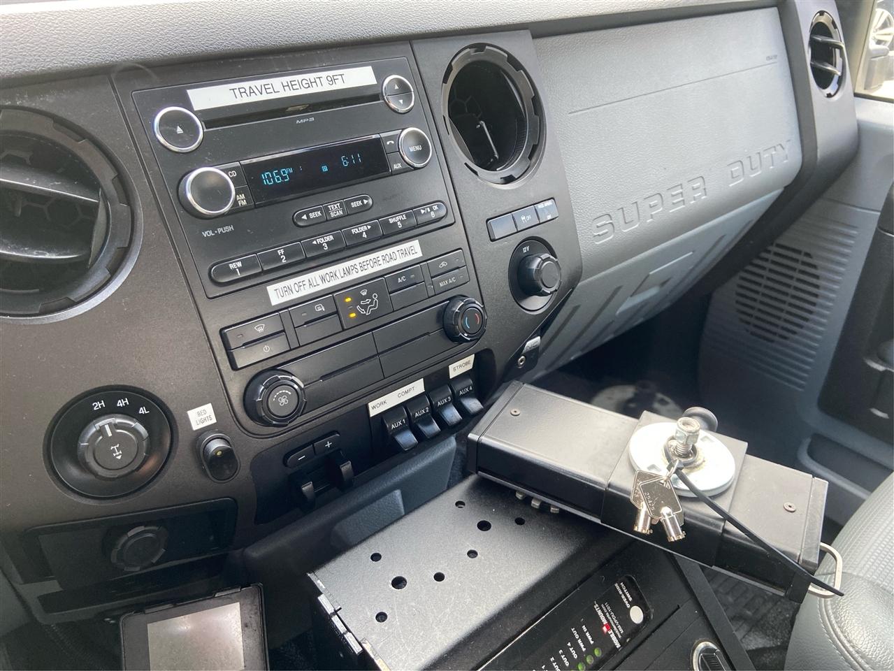 Ford F-350 SD XL SuperCab Long Bed 4WD DRW 2016