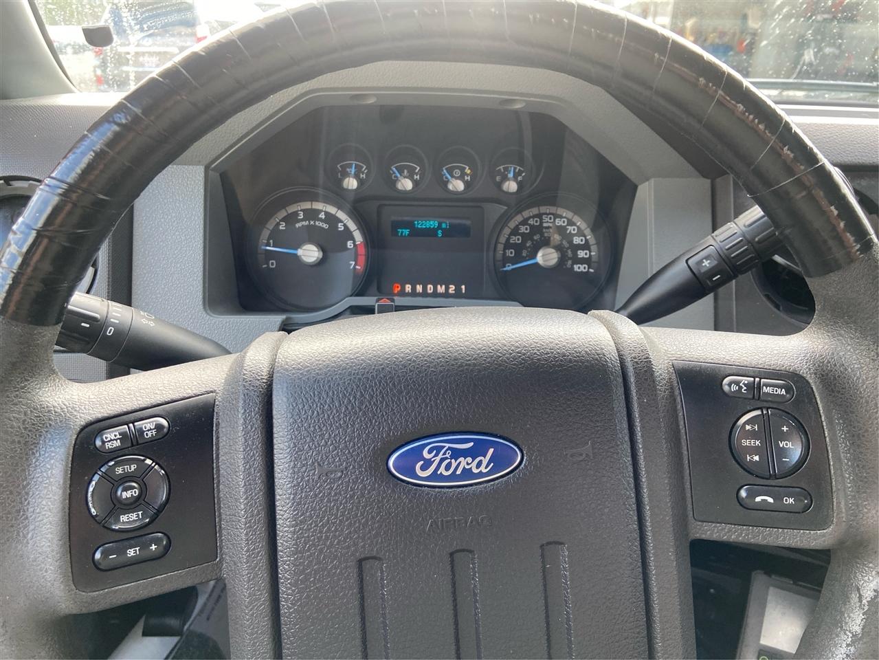 Ford F-350 SD XL SuperCab Long Bed 4WD DRW 2016