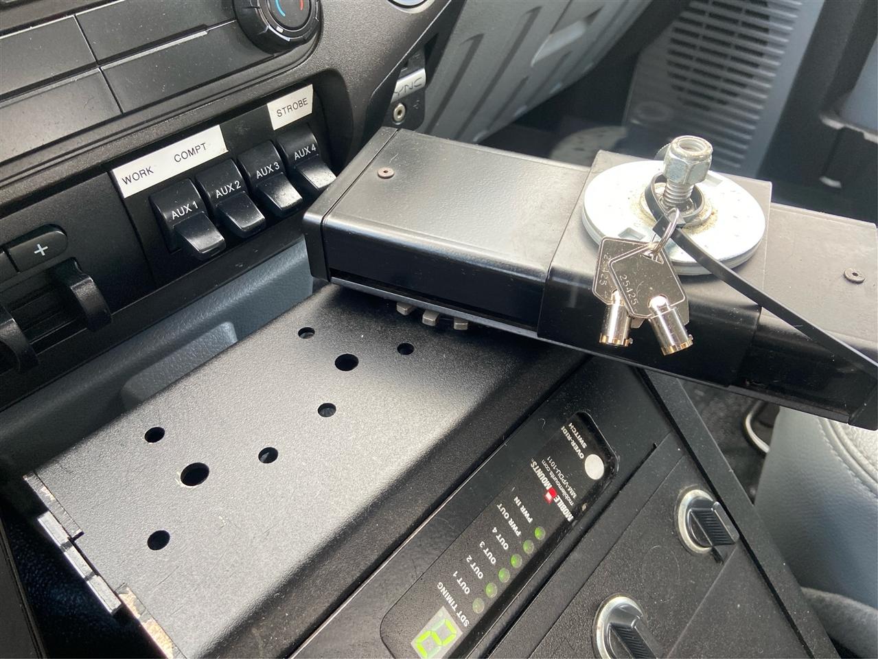 Ford F-350 SD XL SuperCab Long Bed 4WD DRW 2016