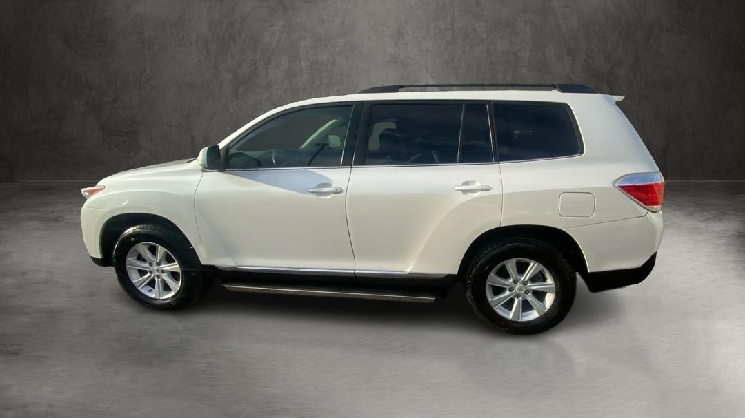 Toyota Highlander Base 2WD V6 2013