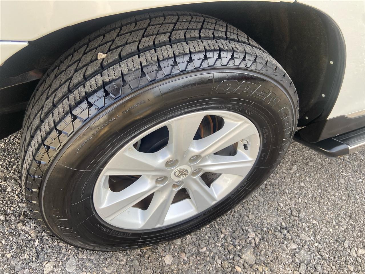 Toyota Highlander Base 2WD V6 2013