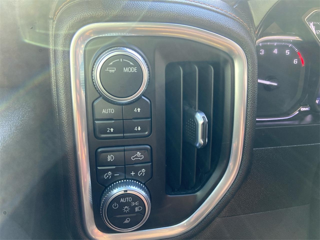 GMC Sierra 1500 AT4 Crew Cab Long Box 4WD 2021