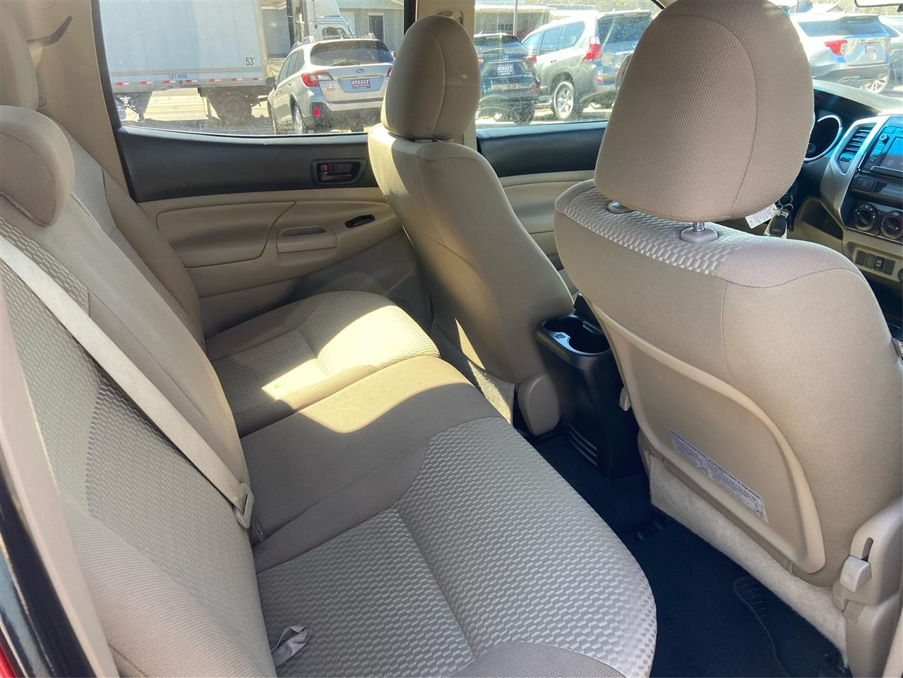 Toyota Tacoma PreRunner Double Cab V6 5AT 2WD 2015