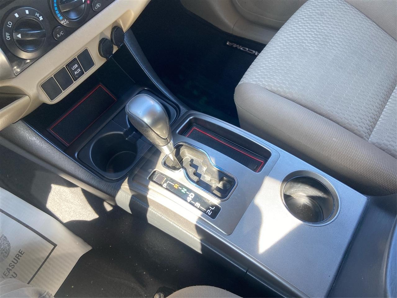 Toyota Tacoma PreRunner Double Cab V6 5AT 2WD 2015