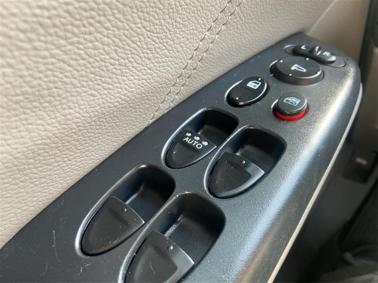 Honda Civic EX-L Sedan 5-Speed AT 2011