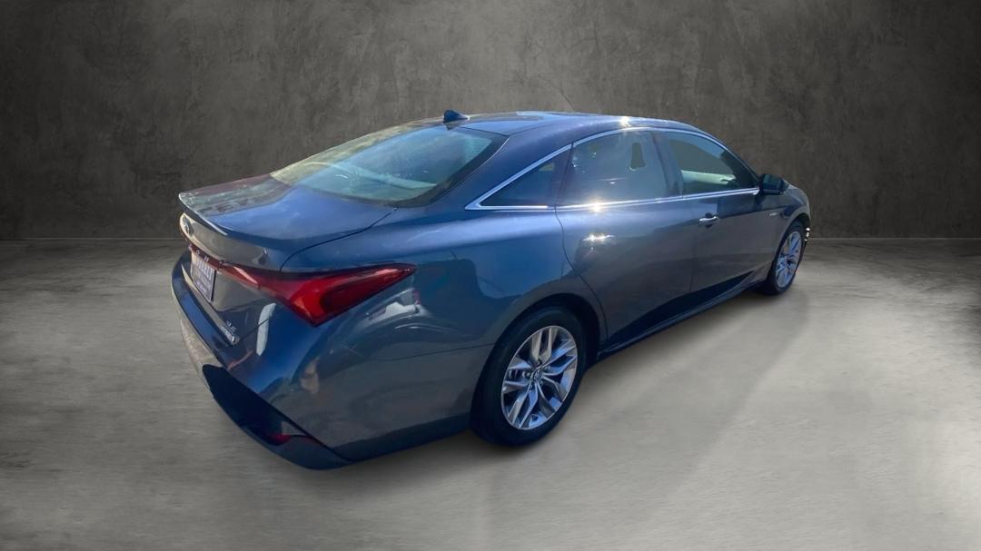 Toyota Avalon Hybrid XLE 2019