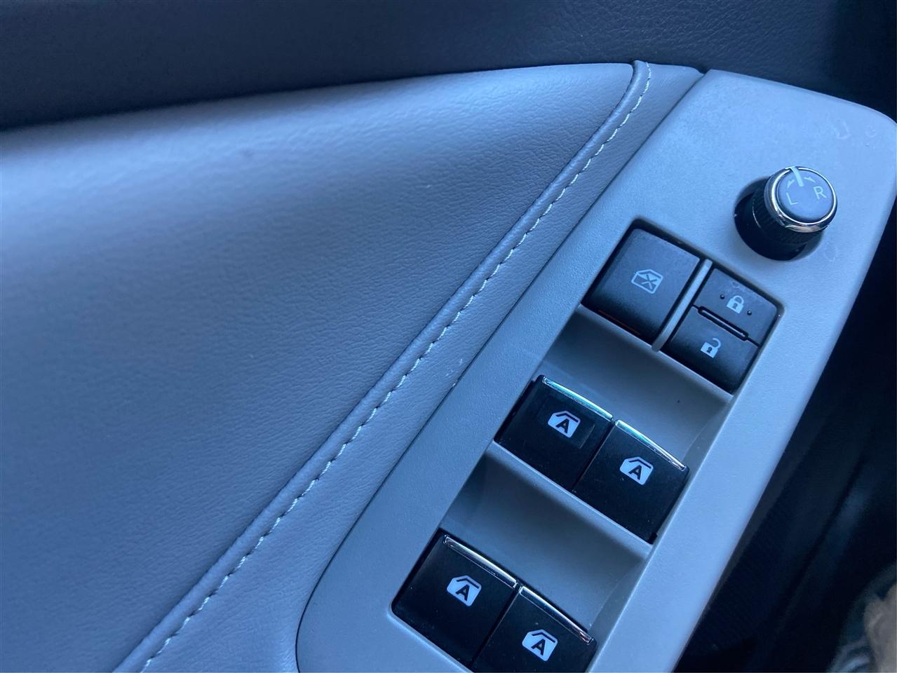 Toyota Avalon Hybrid XLE 2019