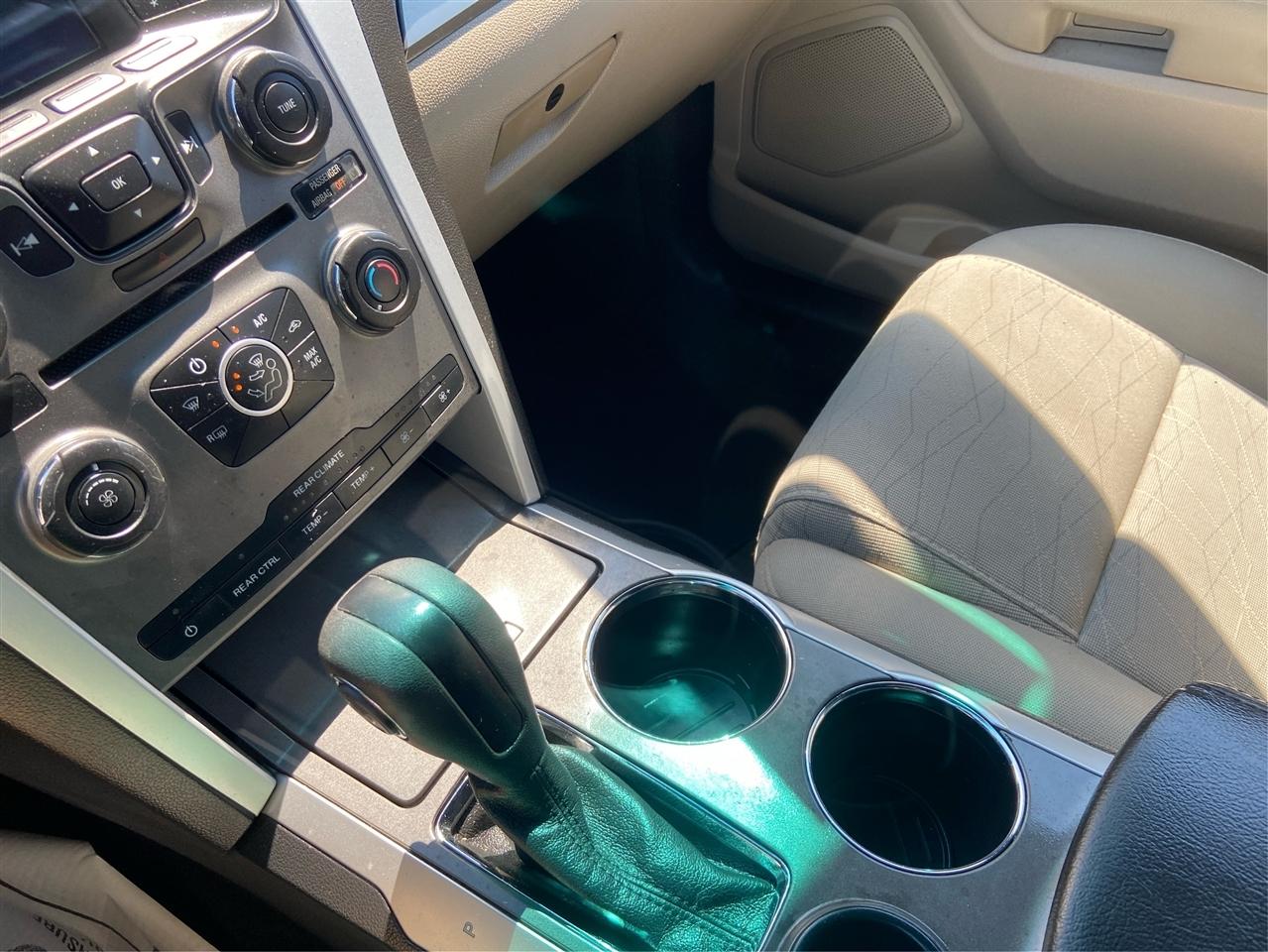 Ford Explorer Base FWD 2013