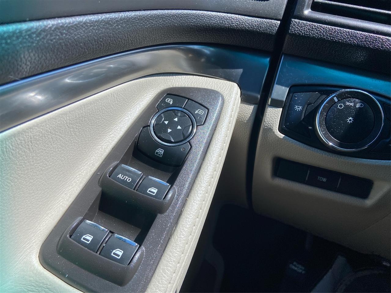 Ford Explorer Base FWD 2013