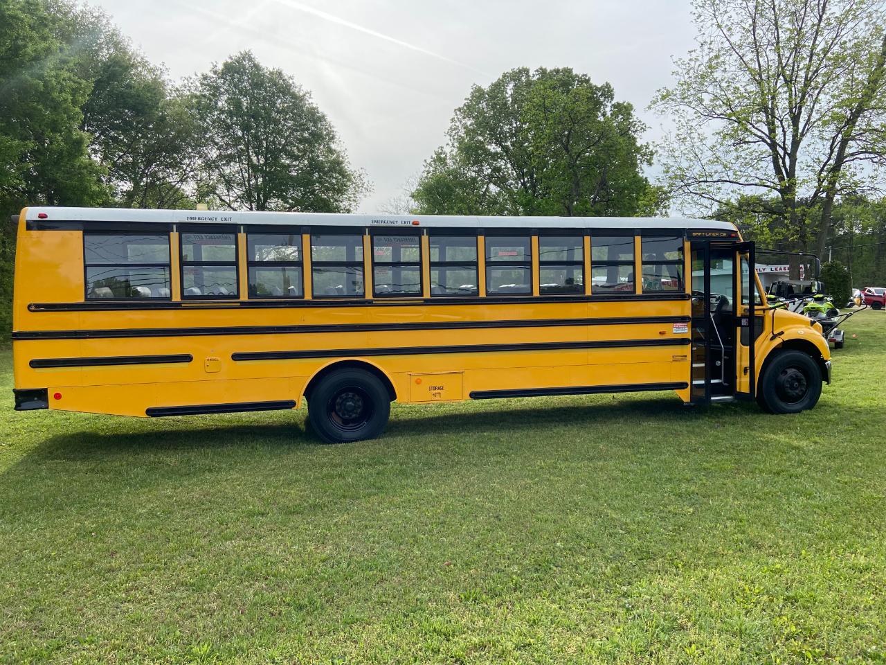 Freightliner B2 Bus Chassis  2009