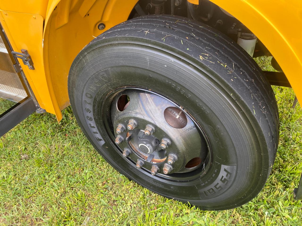 Freightliner B2 Bus Chassis  2009