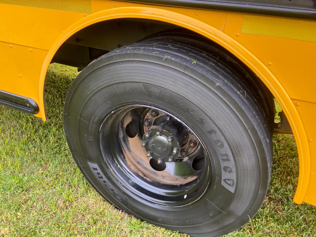 Freightliner B2 Bus Chassis  2009