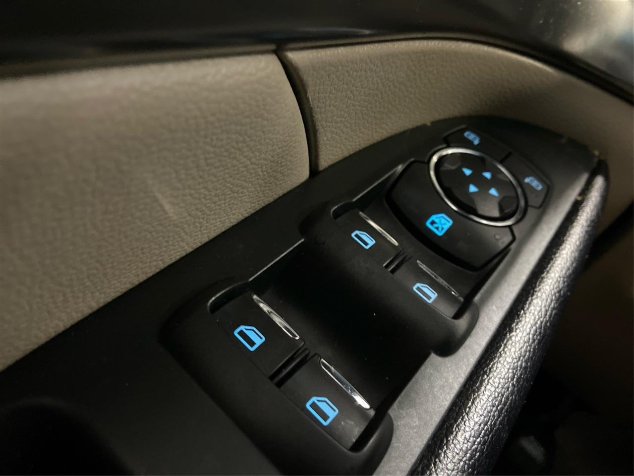Ford Explorer XLT FWD 2018