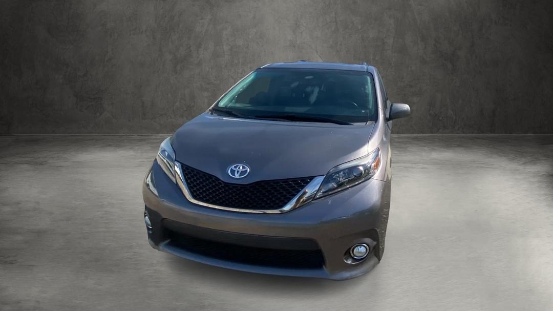 Toyota Sienna SE FWD 8-Passenger FWD V6 2016