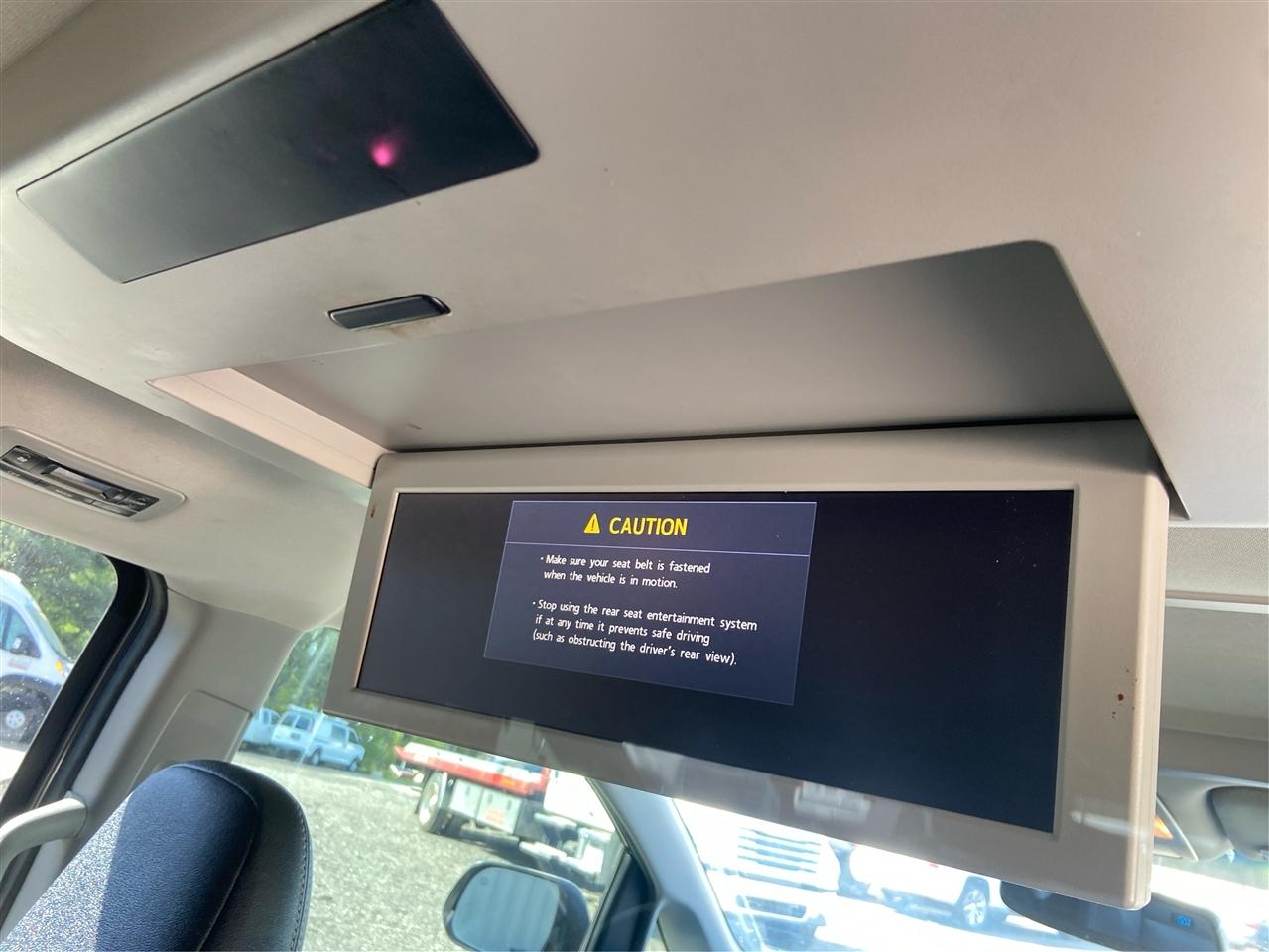 Toyota Sienna SE FWD 8-Passenger FWD V6 2016