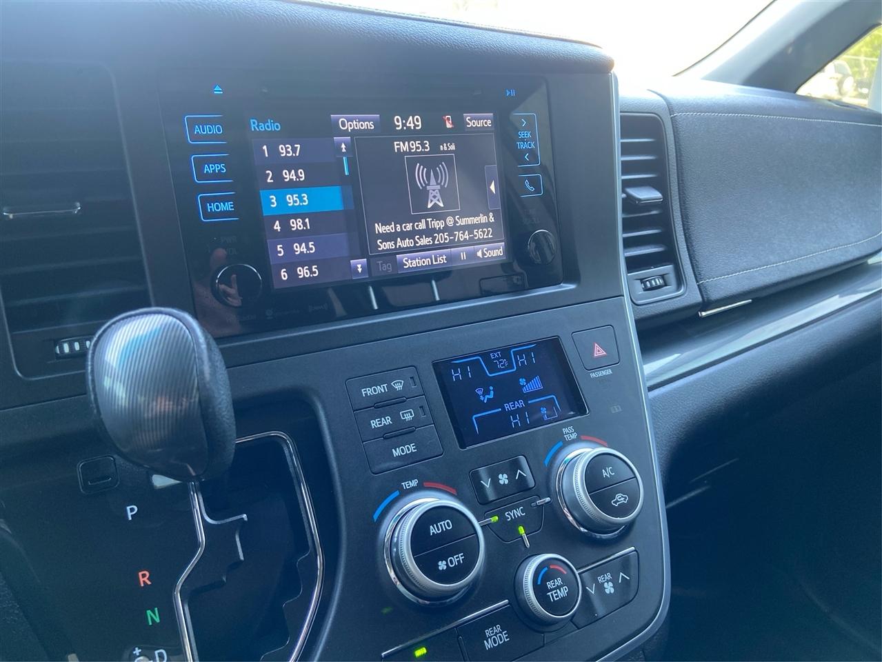 Toyota Sienna SE FWD 8-Passenger FWD V6 2016