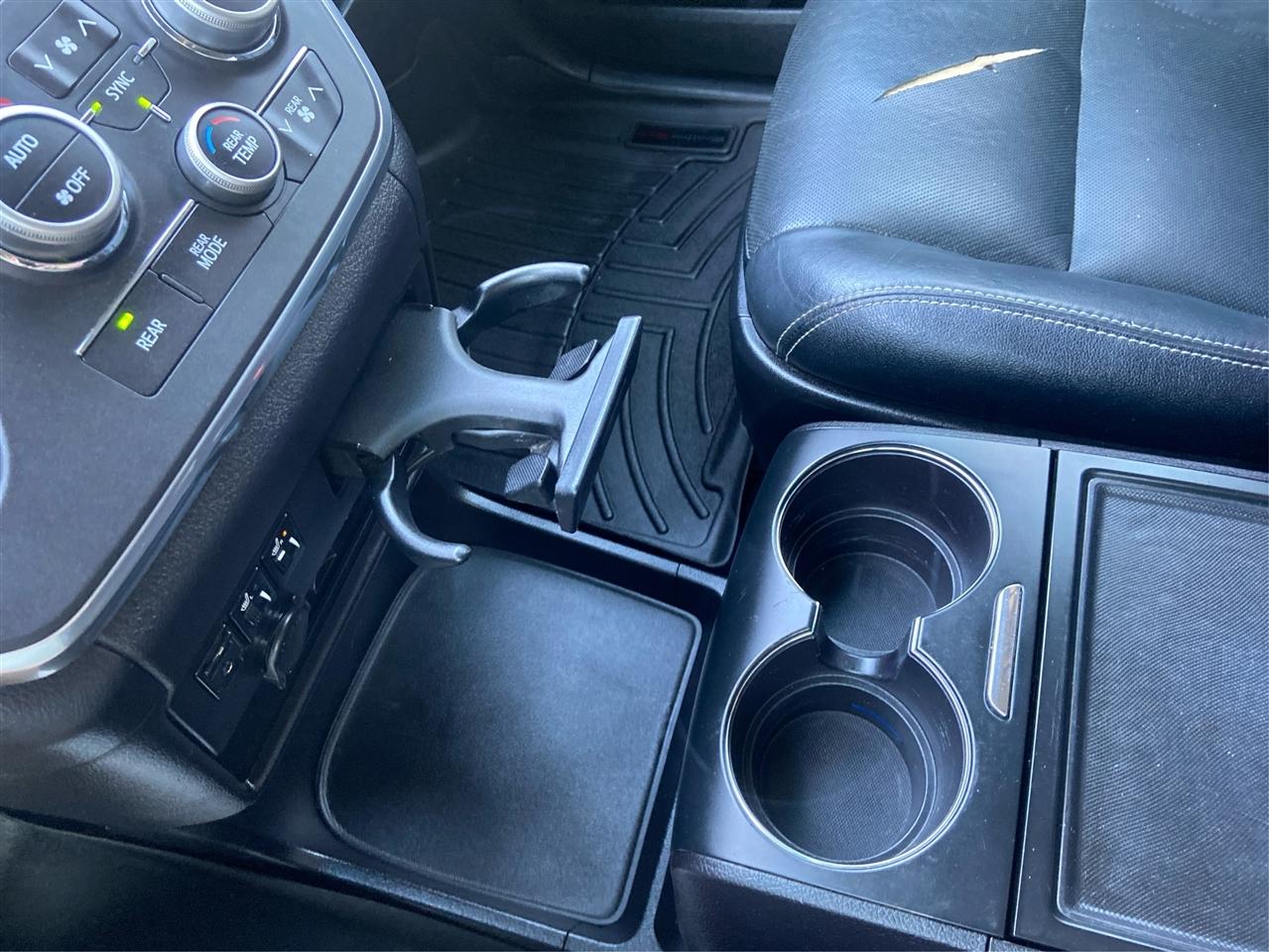 Toyota Sienna SE FWD 8-Passenger FWD V6 2016