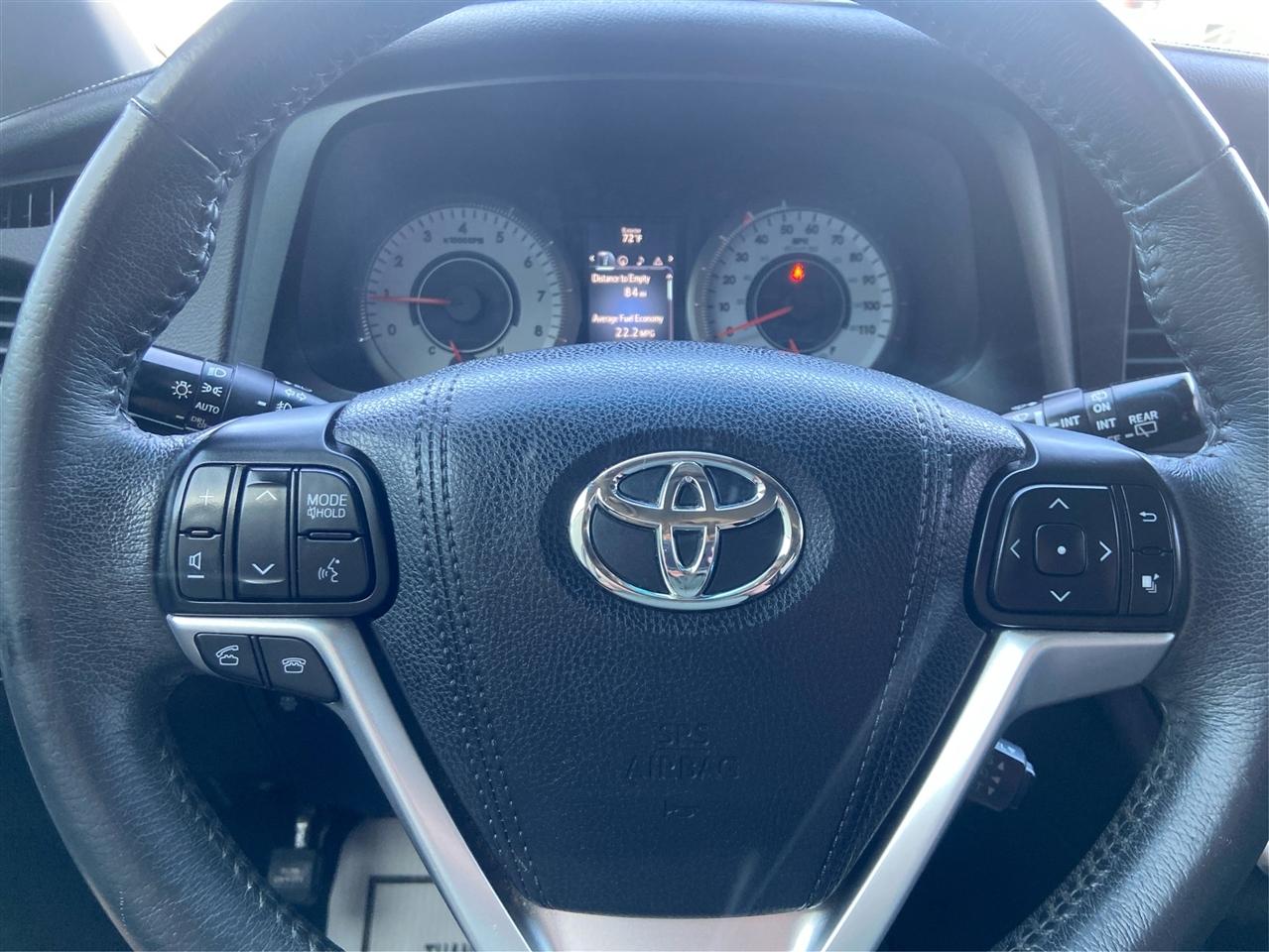 Toyota Sienna SE FWD 8-Passenger FWD V6 2016