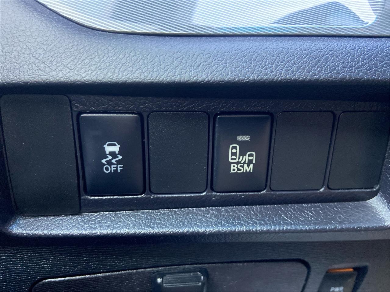 Toyota Sienna SE FWD 8-Passenger FWD V6 2016