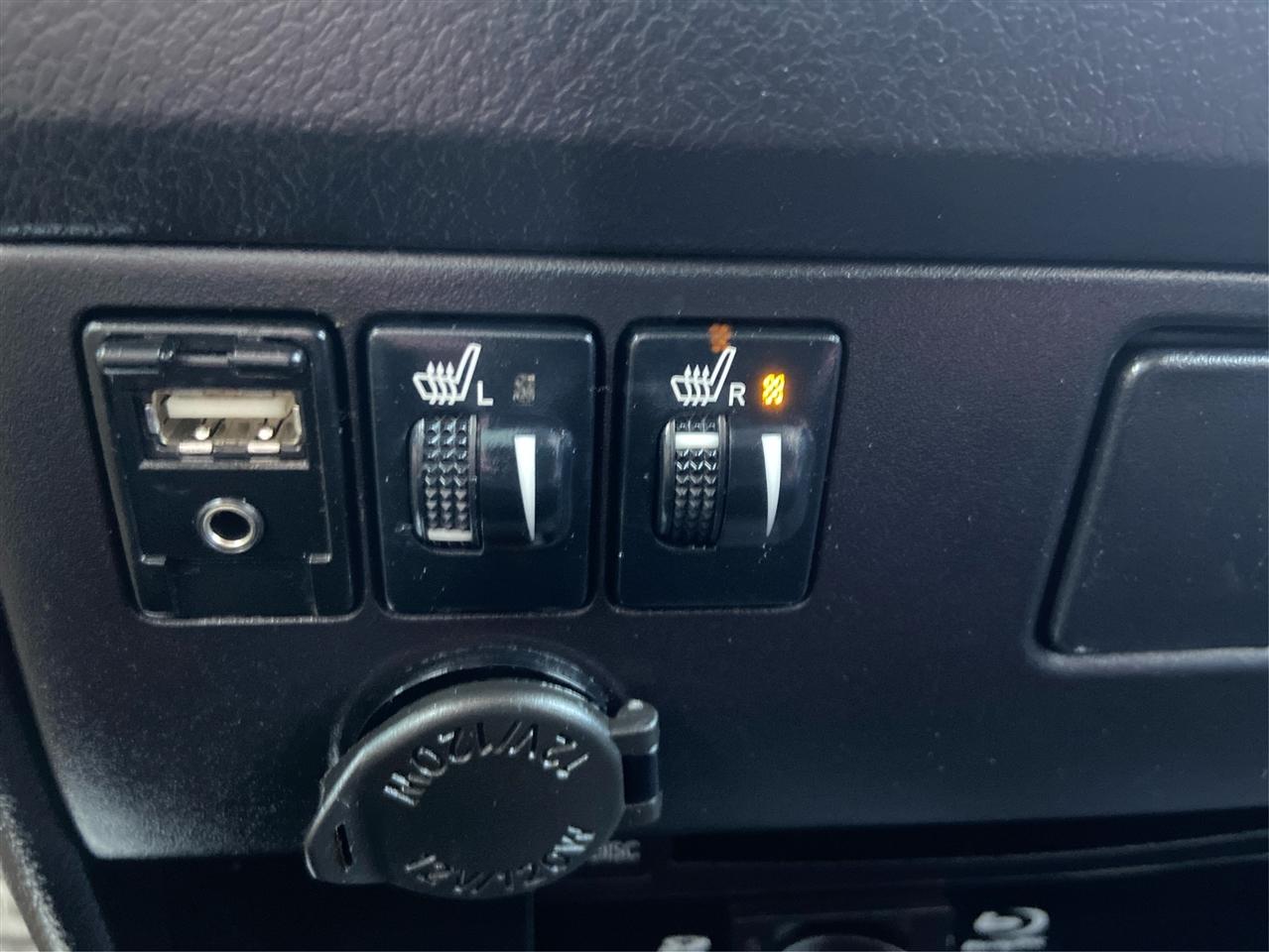 Toyota Sienna SE FWD 8-Passenger FWD V6 2016