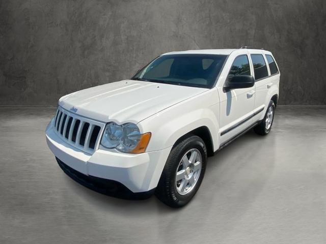 White 2009 Jeep Grand Cherokee Laredo SUV / Crossover 4X2 Automatic