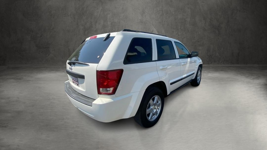 Jeep Grand Cherokee Laredo 2WD 2009