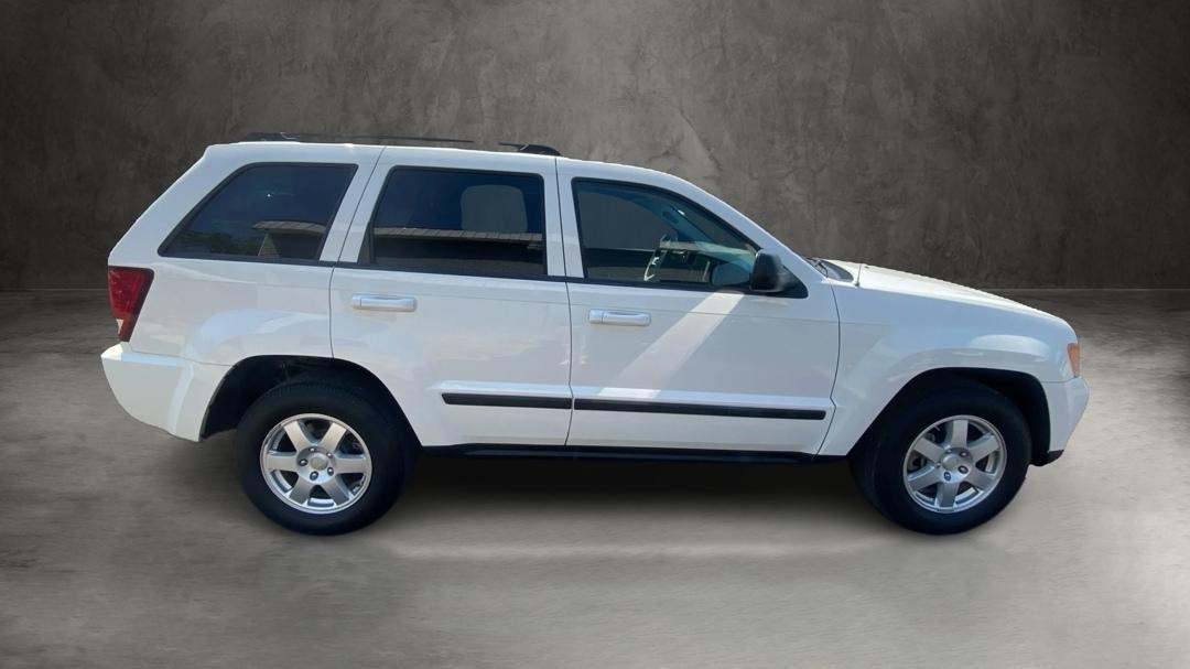 Jeep Grand Cherokee Laredo 2WD 2009