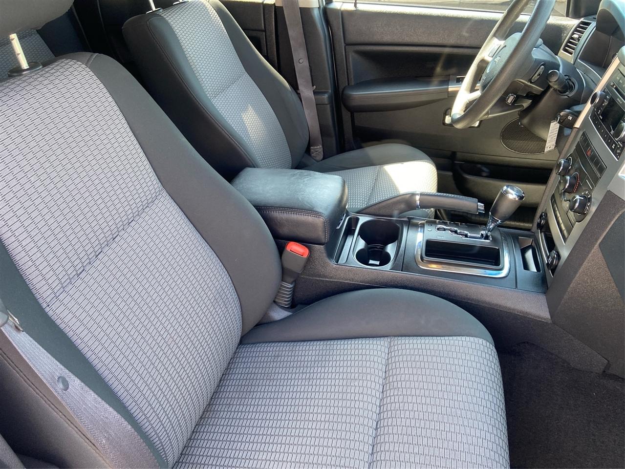 Jeep Grand Cherokee Laredo 2WD 2009