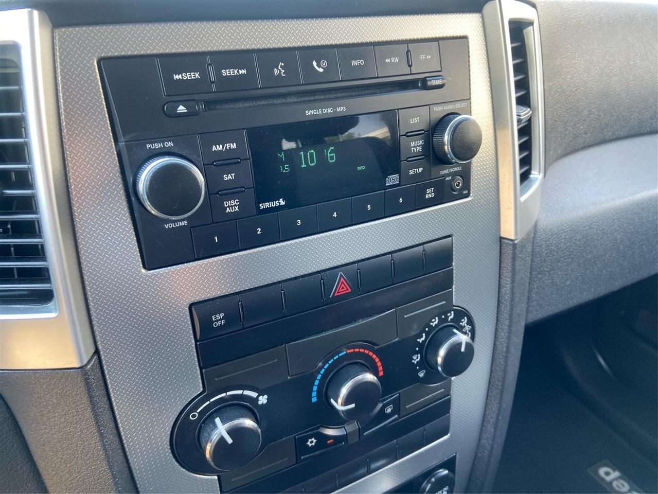 Jeep Grand Cherokee Laredo 2WD 2009