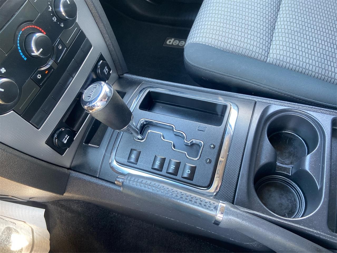 Jeep Grand Cherokee Laredo 2WD 2009