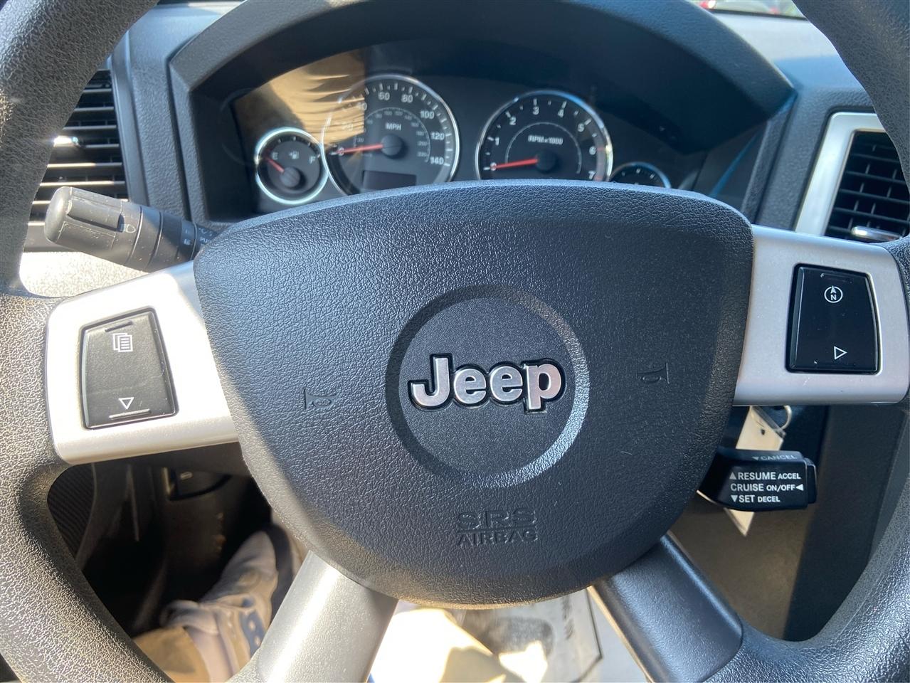 Jeep Grand Cherokee Laredo 2WD 2009